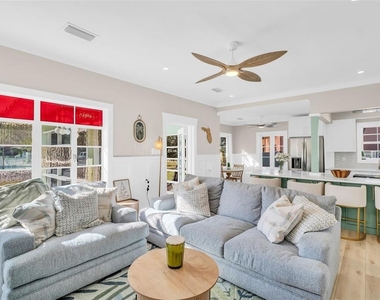 16613 Gulf Boulevard - Photo Thumbnail 6