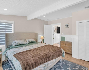 16613 Gulf Boulevard - Photo Thumbnail 22