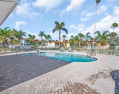 16613 Gulf Boulevard - Photo Thumbnail 37