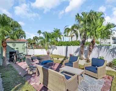 16613 Gulf Boulevard - Photo Thumbnail 35