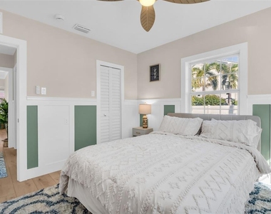 16613 Gulf Boulevard - Photo Thumbnail 29