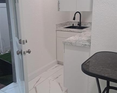 1405 W Rambla Street - Photo Thumbnail 2