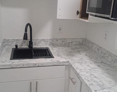 1405 W Rambla Street - Photo Thumbnail 3