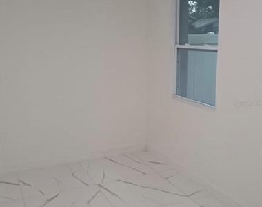 1405 W Rambla Street - Photo Thumbnail 6