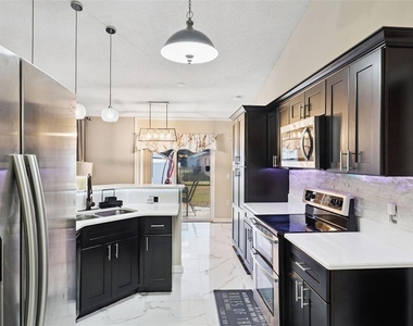 907 Salerno Court - Photo Thumbnail 6