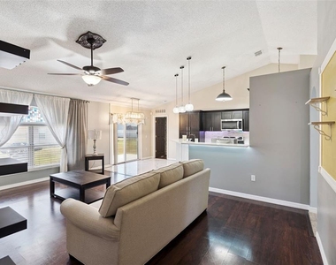 907 Salerno Court - Photo Thumbnail 4