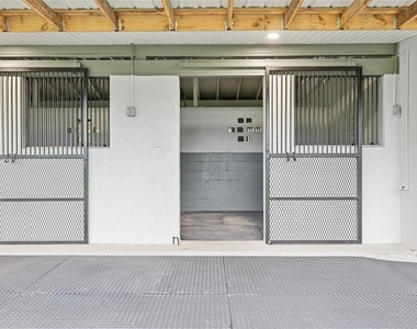 2 Count Fleet Drive - Photo Thumbnail 9