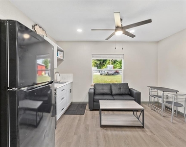 2 Count Fleet Drive - Photo Thumbnail 20