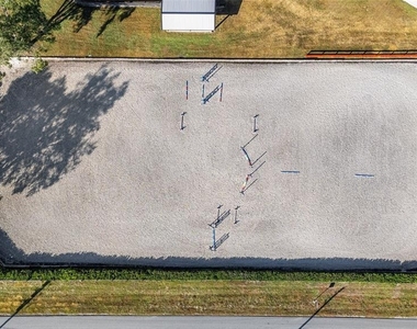 2 Count Fleet Drive - Photo Thumbnail 4