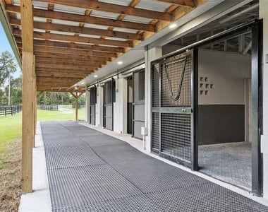 2 Count Fleet Drive - Photo Thumbnail 8