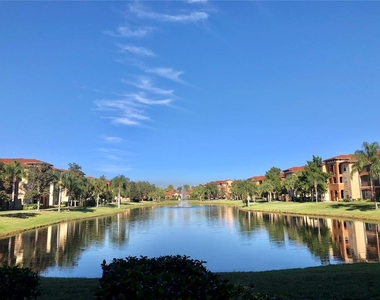 5542 Metrowest Boulevard - Photo Thumbnail 1