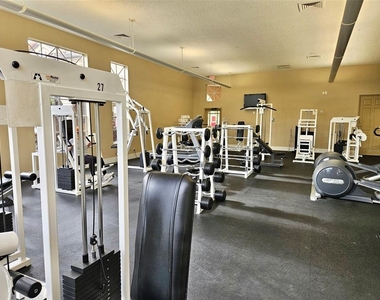 5542 Metrowest Boulevard - Photo Thumbnail 29