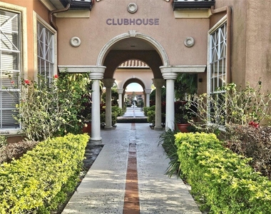 5542 Metrowest Boulevard - Photo Thumbnail 19