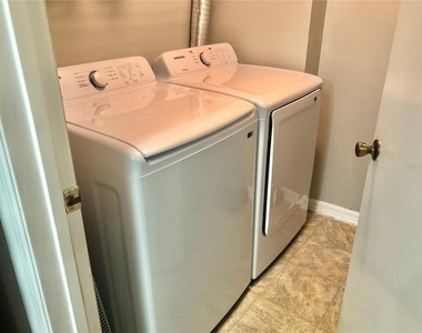 5542 Metrowest Boulevard - Photo Thumbnail 17