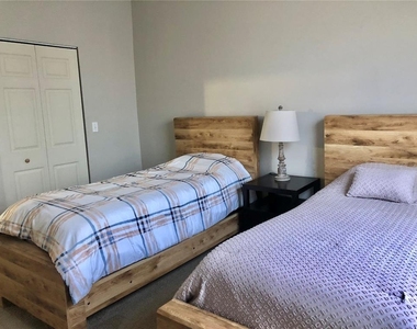 5542 Metrowest Boulevard - Photo Thumbnail 10
