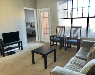 5542 Metrowest Boulevard - Photo Thumbnail 2