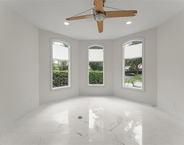 9701 Lake Isleworth Court - Photo Thumbnail 12