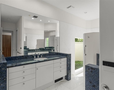 9701 Lake Isleworth Court - Photo Thumbnail 18