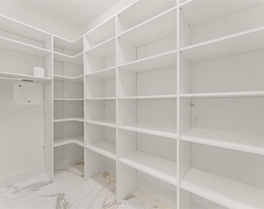 9701 Lake Isleworth Court - Photo Thumbnail 23