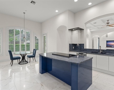 9701 Lake Isleworth Court - Photo Thumbnail 10