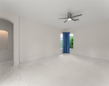 9701 Lake Isleworth Court - Photo Thumbnail 14