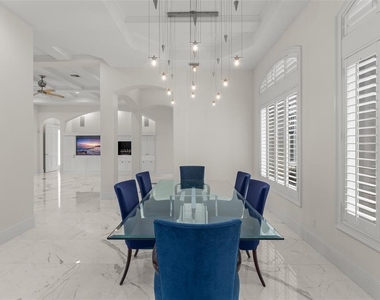 9701 Lake Isleworth Court - Photo Thumbnail 6