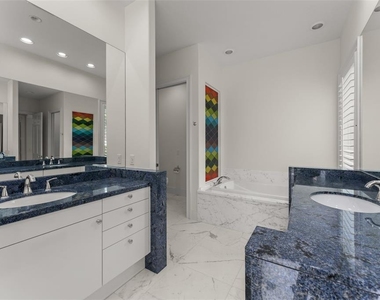 9701 Lake Isleworth Court - Photo Thumbnail 21