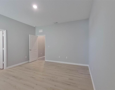 30098 Fedora Circle - Photo Thumbnail 10