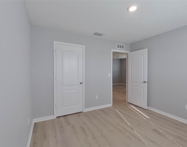 30098 Fedora Circle - Photo Thumbnail 16