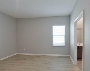 30098 Fedora Circle - Photo Thumbnail 9