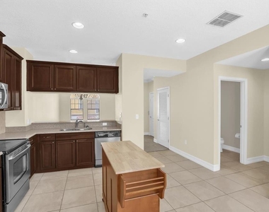 4636 Messina Drive - Photo Thumbnail 8