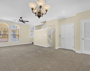 4636 Messina Drive - Photo Thumbnail 3