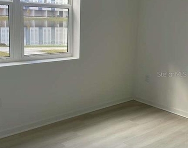 5587 Millenia Park Boulevard - Photo Thumbnail 3