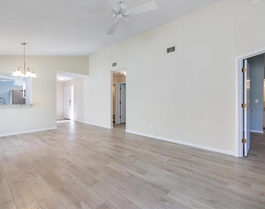 856 Chatham Drive - Photo Thumbnail 12
