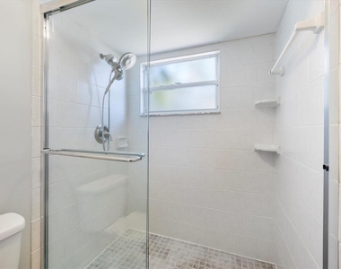 856 Chatham Drive - Photo Thumbnail 18