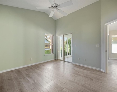 856 Chatham Drive - Photo Thumbnail 15