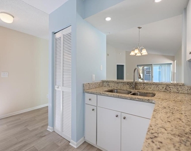 856 Chatham Drive - Photo Thumbnail 8