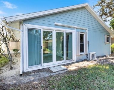 856 Chatham Drive - Photo Thumbnail 32