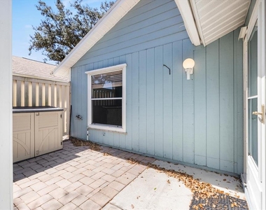 856 Chatham Drive - Photo Thumbnail 2