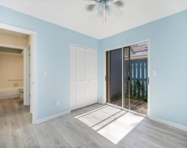 856 Chatham Drive - Photo Thumbnail 25