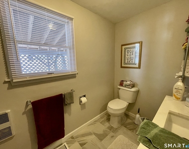 203 Pine Hollow Road - Photo Thumbnail 5