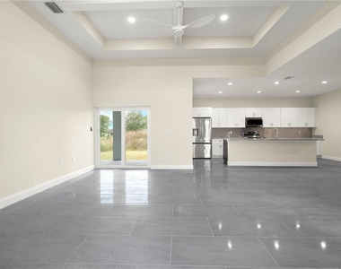 1043 Albert Ave - Photo Thumbnail 16