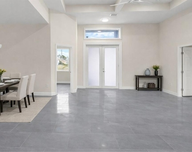 1043 Albert Ave - Photo Thumbnail 17