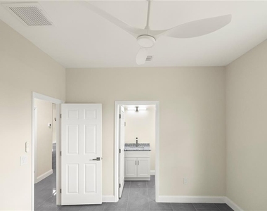 1043 Albert Ave - Photo Thumbnail 39