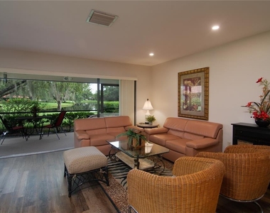 5635 Golf Pointe Drive - Photo Thumbnail 6