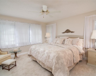 5635 Golf Pointe Drive - Photo Thumbnail 14