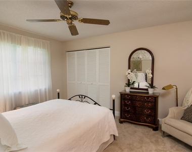 5635 Golf Pointe Drive - Photo Thumbnail 17
