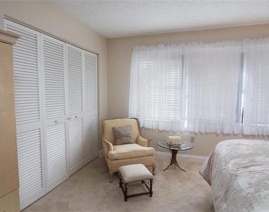 5635 Golf Pointe Drive - Photo Thumbnail 15