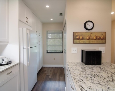 5635 Golf Pointe Drive - Photo Thumbnail 5