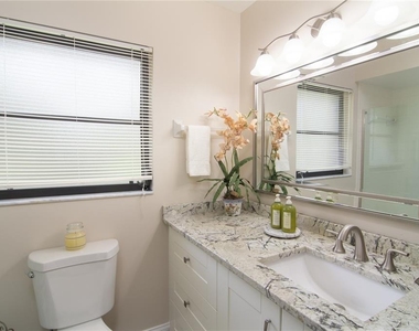 5635 Golf Pointe Drive - Photo Thumbnail 16